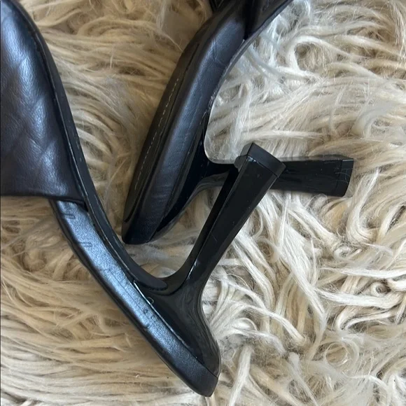 Elegant Black Heeled Mules - Picture 11 of 13